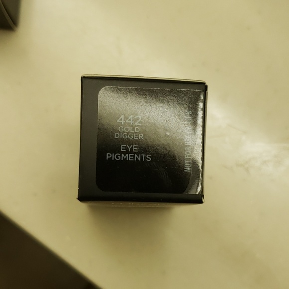 L'oreal - Picture 2 of 3